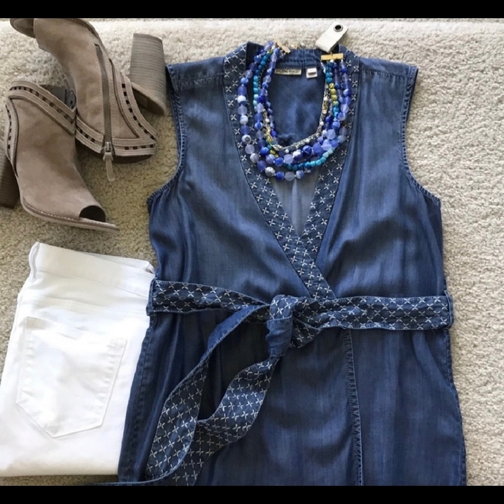 {Anthropologie} Holding Horses wrap top